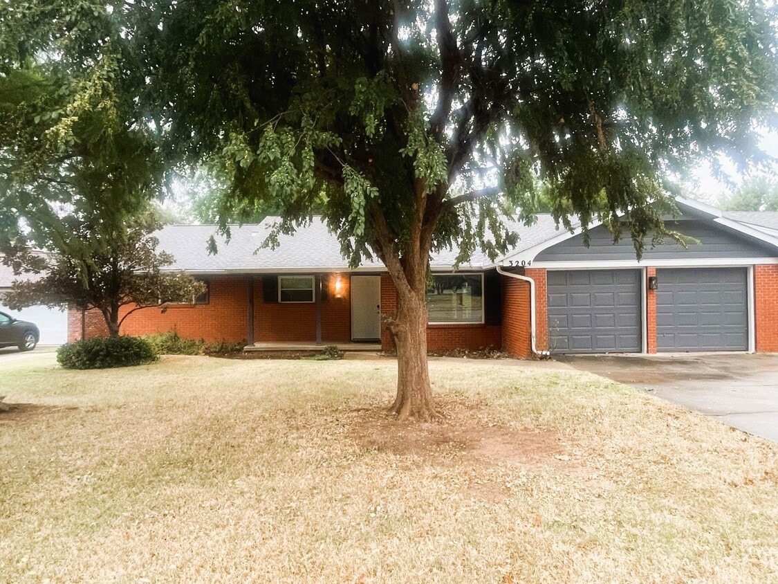 Foto principal - 3108 NW 62nd St
