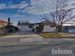 Building Photo - 3310 Heights Dr