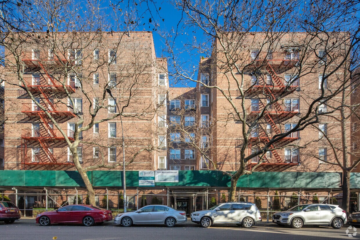 Primary Photo - 3203 Nostrand Ave