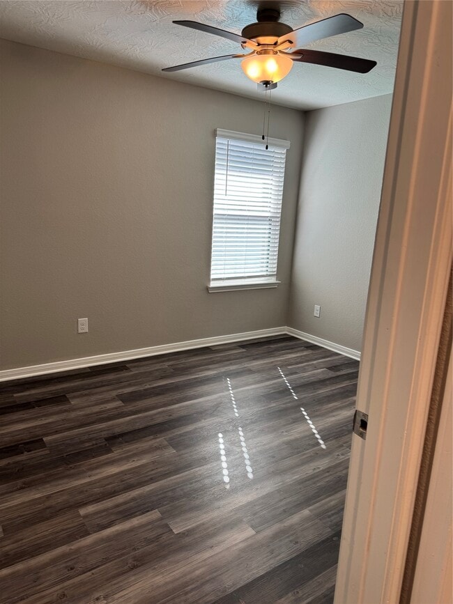 Building Photo - 1107 Tomball Downs Dr