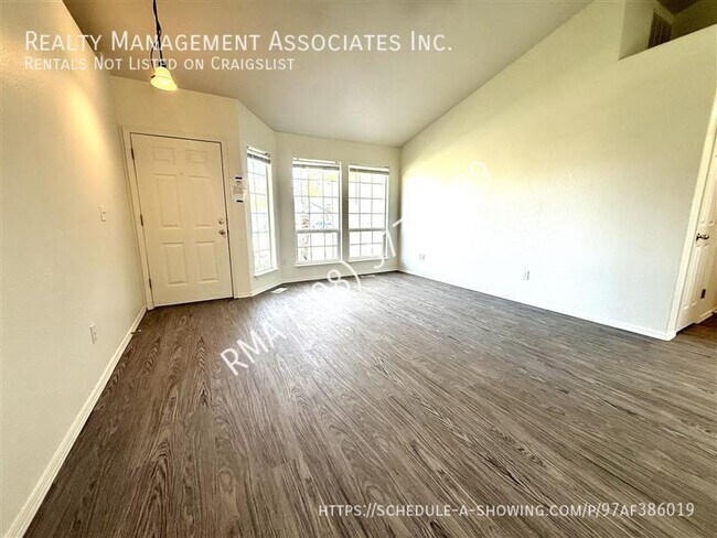Building Photo - 8071 Waterside Ave
