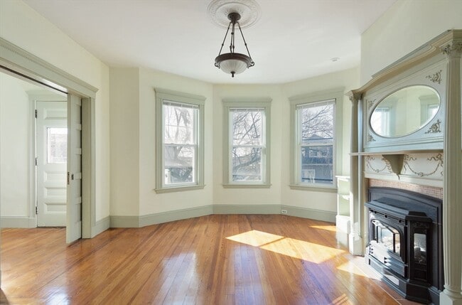 Building Photo - 10-12-12 Castlerock St