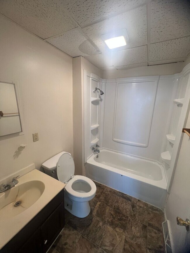 Foto del edificio - 418 E 5th St