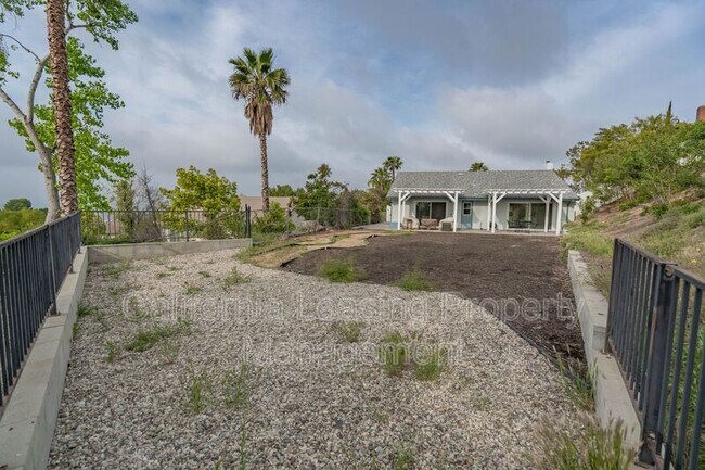 Building Photo - 27412 Garza Dr