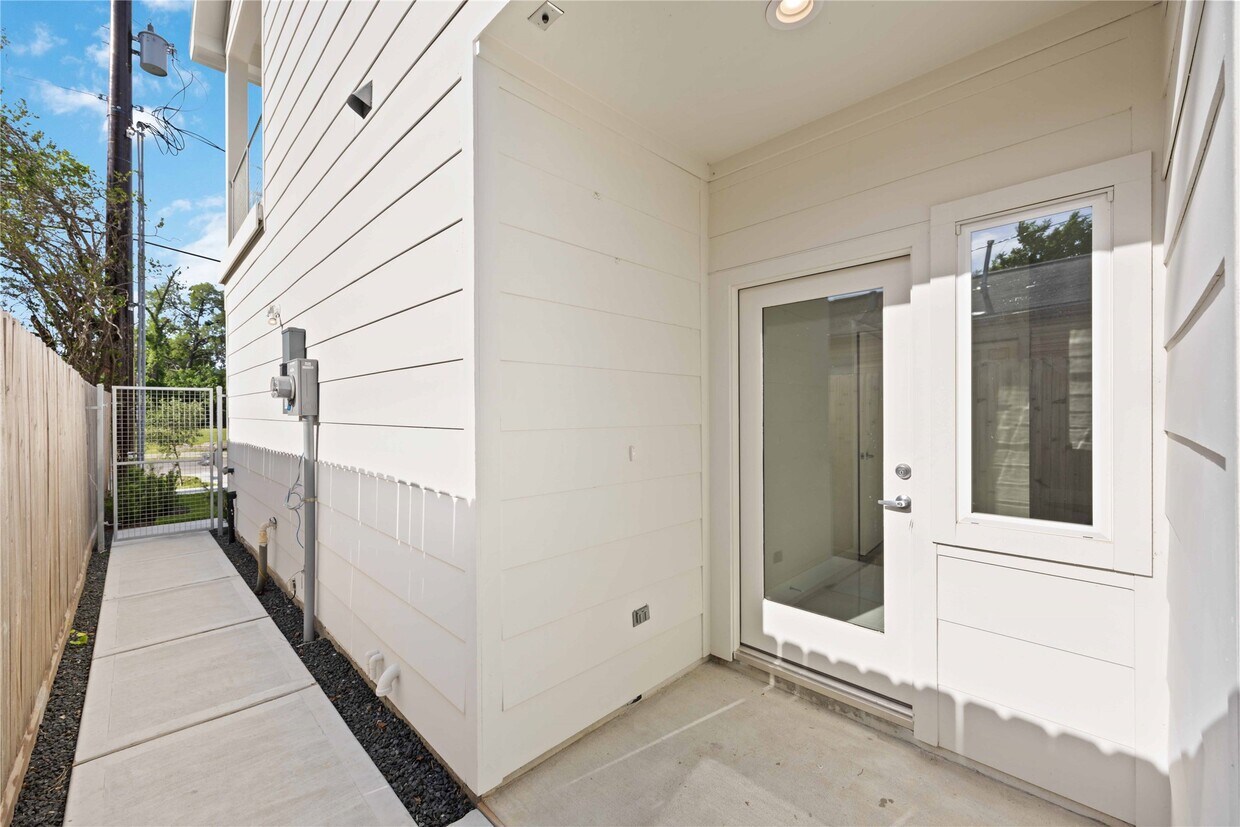 Foto del edificio - 5314 Suez St