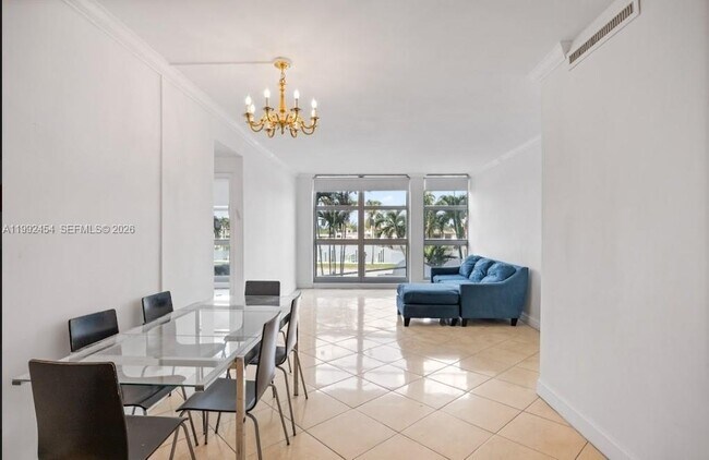 Foto del edificio - 5055 Collins Ave