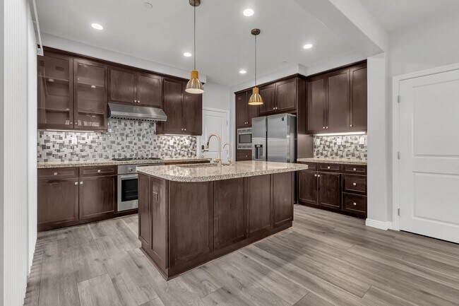 Foto del edificio - 76 Evening Sun