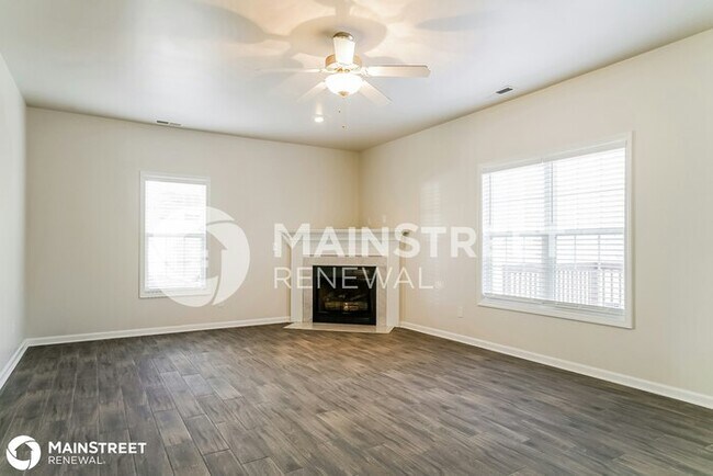 Foto del edificio - 301 STAR RUBY DR, KNIGHTDALE, NC 27545