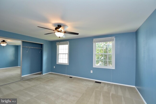 Building Photo - 9001 Fox Lair Dr