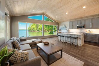 Building Photo - 135 Misty Cove Ln