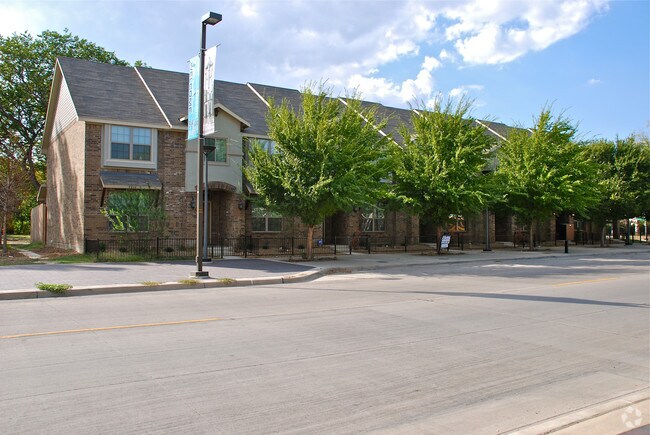 Foto del edificio - Townhomes at Bexar Street Village