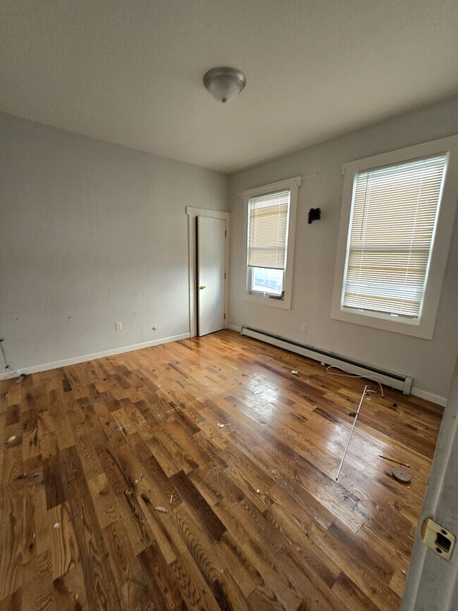 Building Photo - 14 Alling St