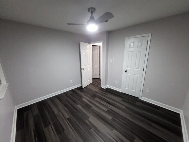 Foto del edificio - 6215 Edward St