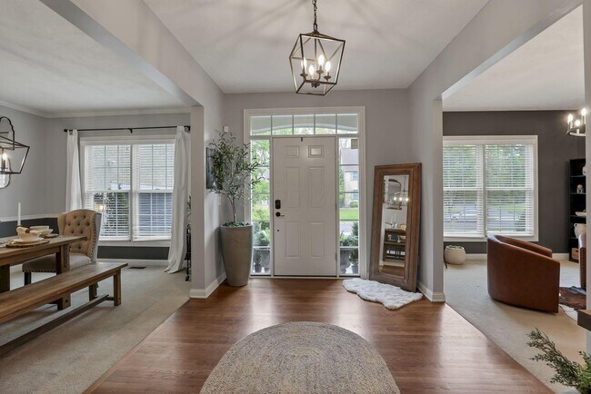 Foto del edificio - 7097 Pleasant Colony Cir