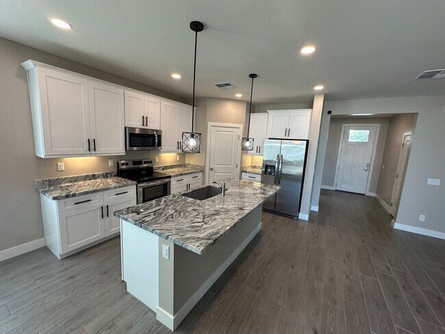 Foto del edificio - 5814 E Lockwood St
