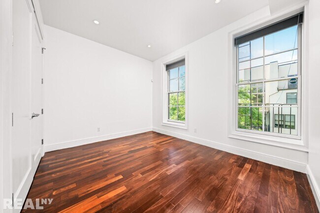 Foto del edificio - 130 W 123rd St