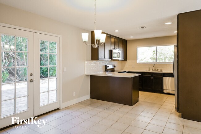 Building Photo - 1782 Pandora Dr
