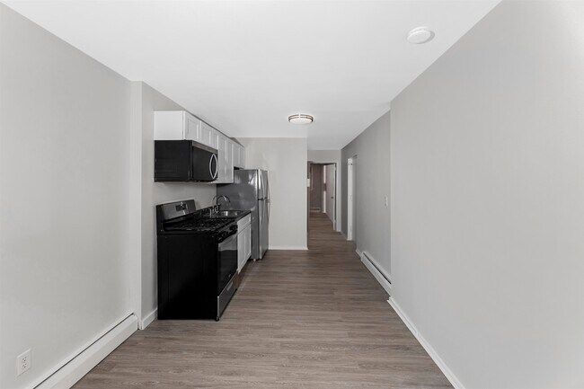 Building Photo - 423 Avenue C