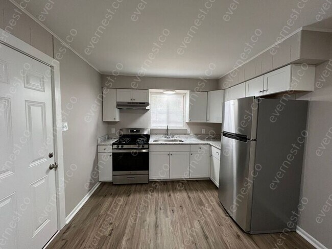 Foto del edificio - 5005 Gum Springs Rd