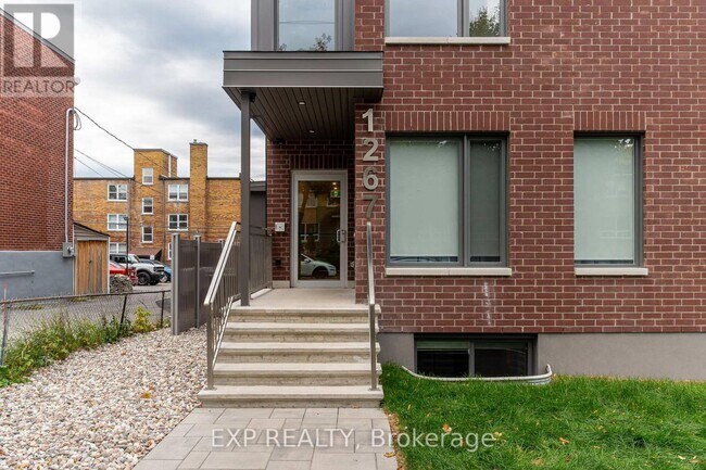 Building Photo - 1267 Summerville Ave