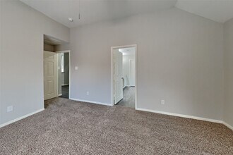 Building Photo - 6431 Hardwood Dale Way Dr