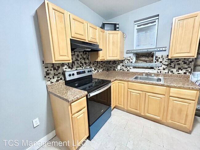 Building Photo - 3 br, 1 bath House - 532 North Paxon Street