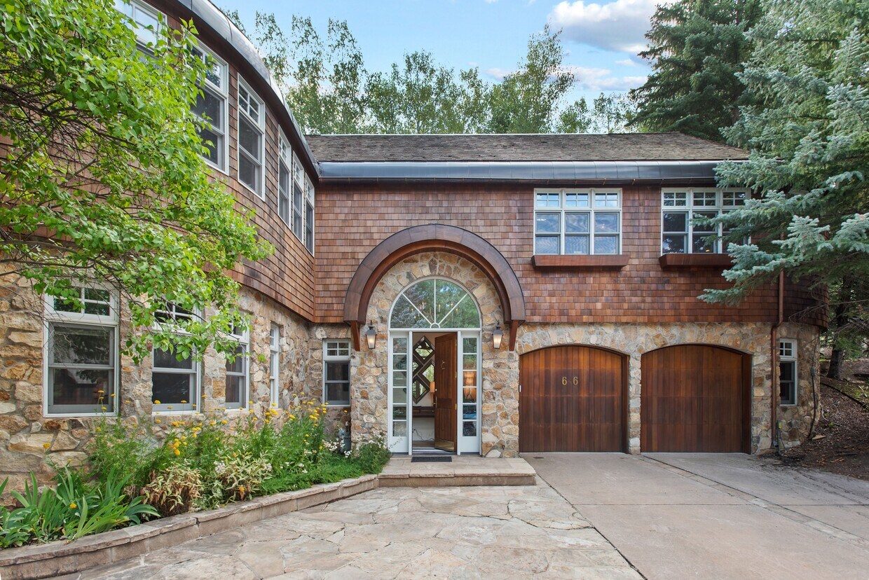 Primary Photo - 66 Alpine Ct