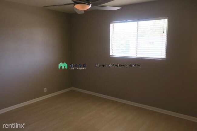 Foto del edificio - 6841 E 2nd St