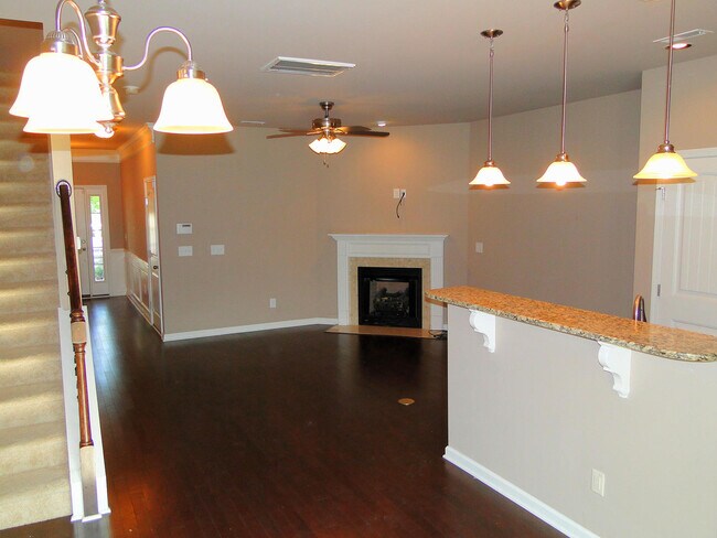 Foto del edificio - Stylish and Spacious 3 Bedroom, 2.5 Bathro...