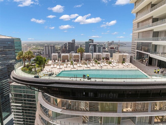 Building Photo - 300 Biscayne Blvd Way