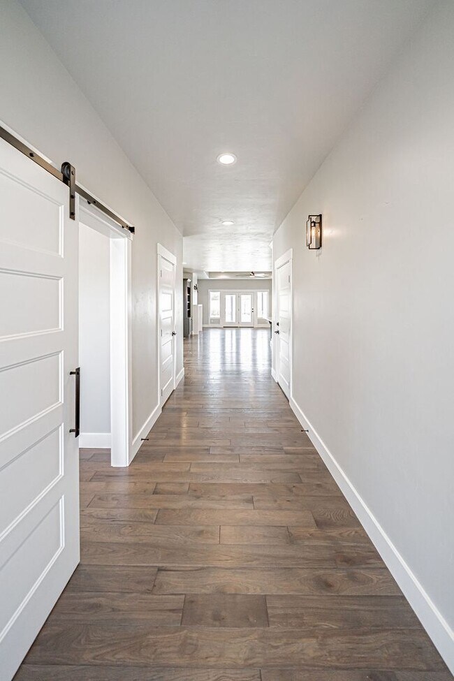 Building Photo - Charming Southpoint Home for Rent – $2,200/mo