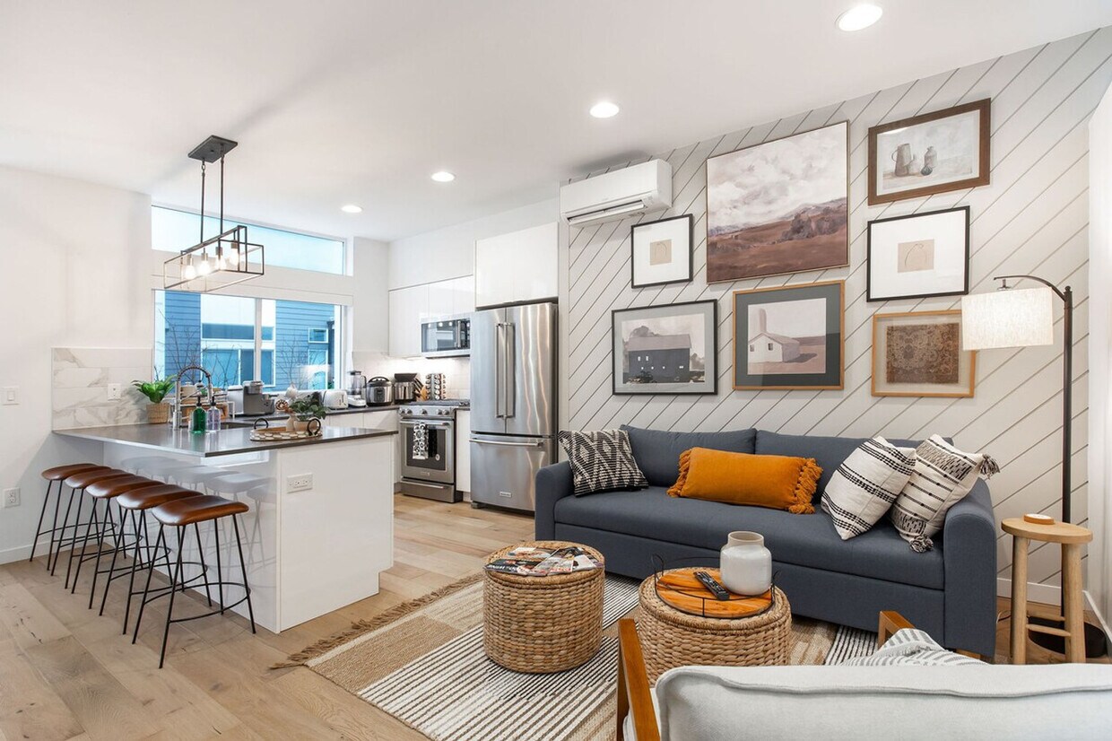 Foto principal - 622 10th Ave E