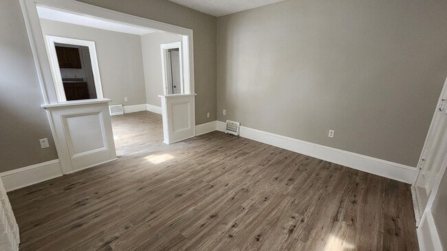 Building Photo - 1138 Collinwood Ave