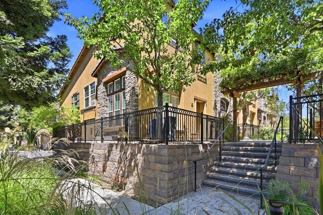 Foto del edificio - Available Now! Hurry!