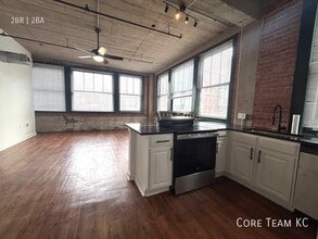 Building Photo - 934 Broadway Blvd