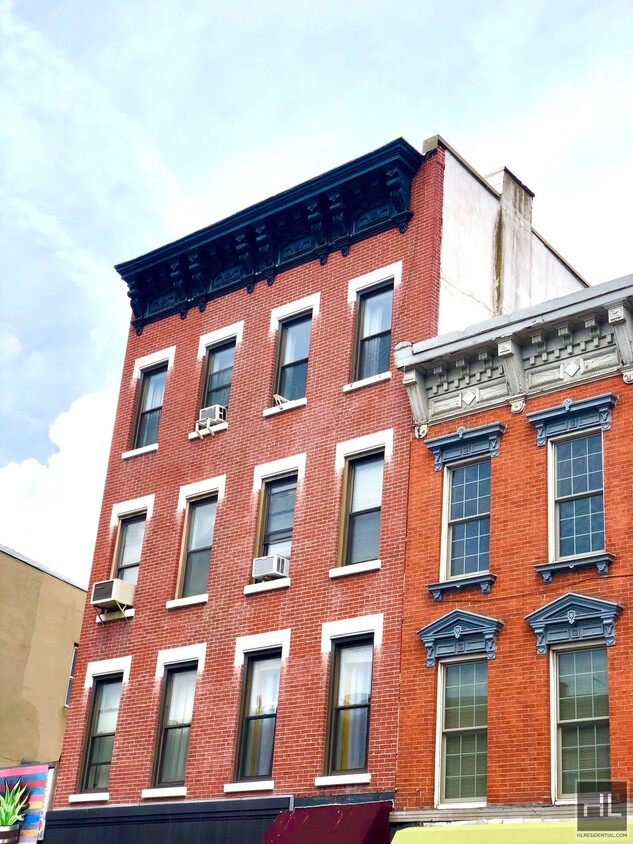 Primary Photo - MANHATTAN AVENUE
