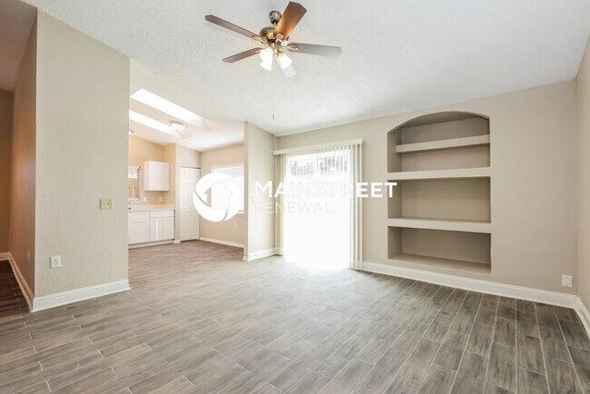 Foto del edificio - 6812 Hillside Bluff