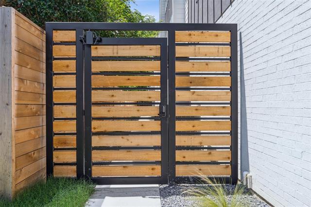 Foto del edificio - 6144 Oram St