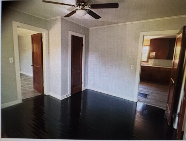Building Photo - Property Manager