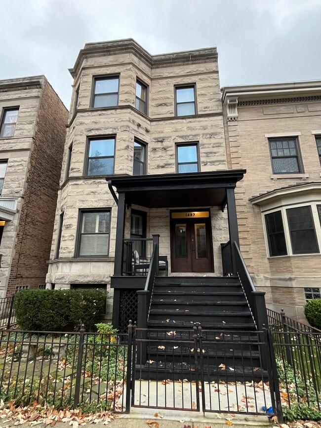 Building Photo - 1427 W Berwyn Ave