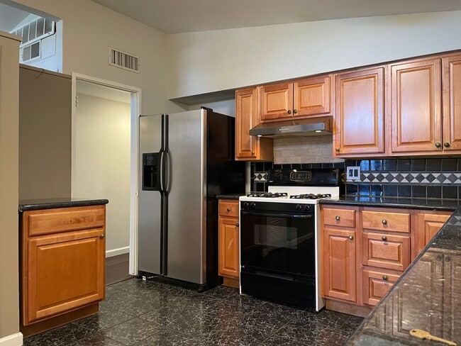 Building Photo - 1150 Pecos Way