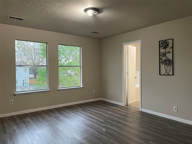 Foto del edificio - 6614 Amberfield Ln