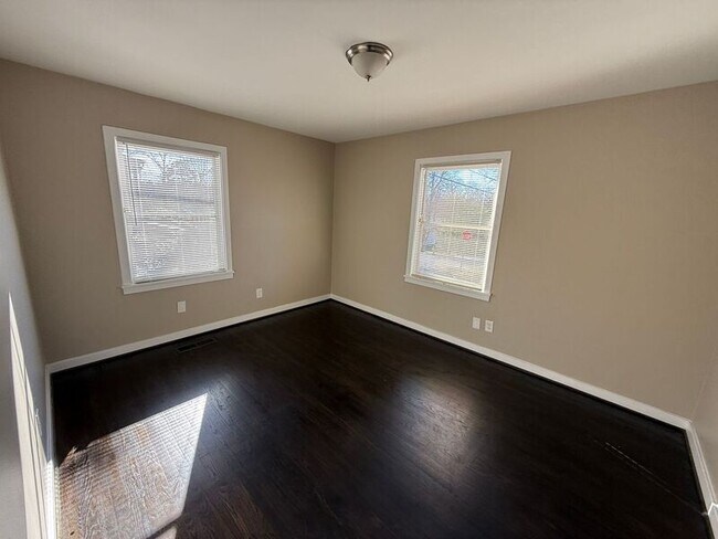 Building Photo - 1201 Linwood St