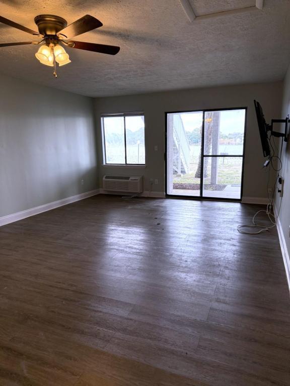 Building Photo - 301 Lullwater Dr