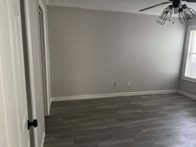 Building Photo - Cozy 2 Bed/ 2 Bath in Castlewoods Subdivis...