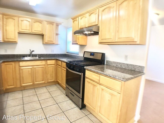 Building Photo - 3 br, 2 bath House - 24 De Montford Ave #A