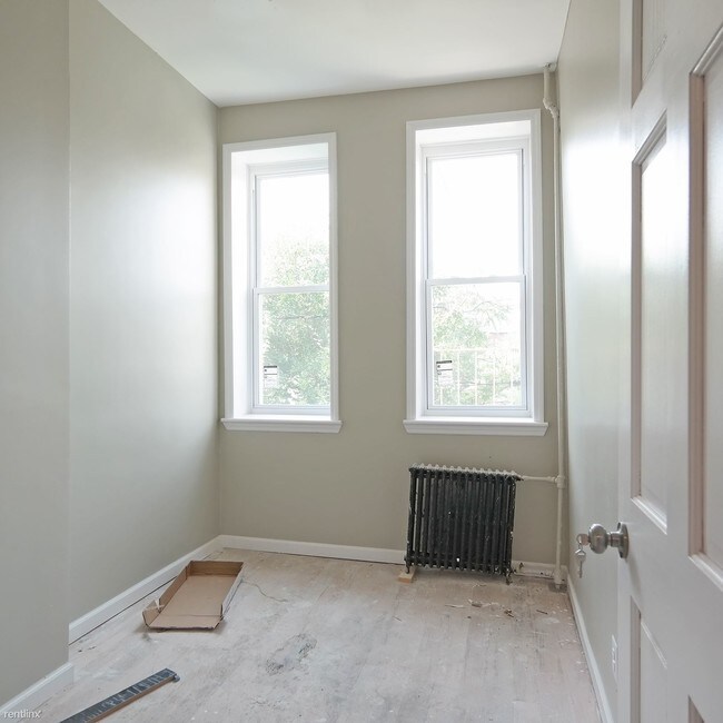 Building Photo - 155 Bleecker St