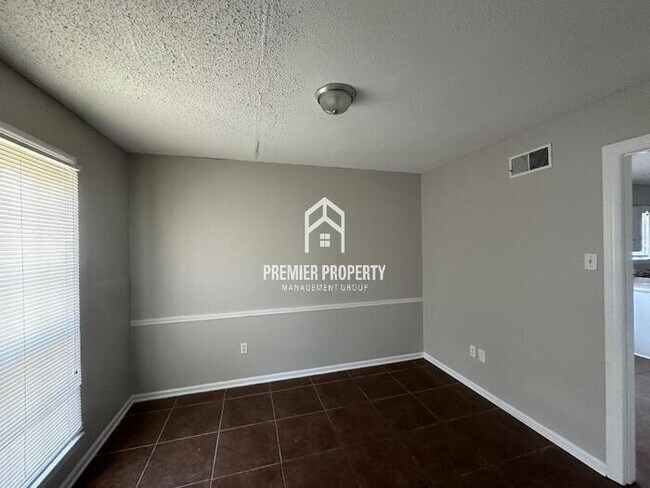 Foto del edificio - 5393 Banbury Ave