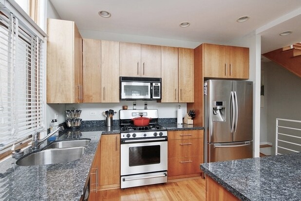 Foto del edificio - 1543 N Hudson Ave