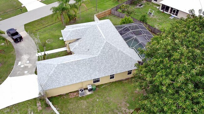 Foto del edificio - 4630 NW Bighorn Ave